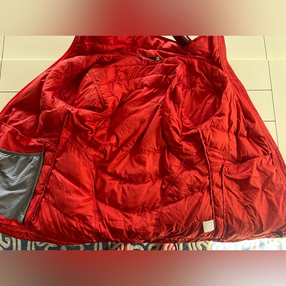 Nau Women’s Large Down Jacket in Orange - Picture 7 of 9